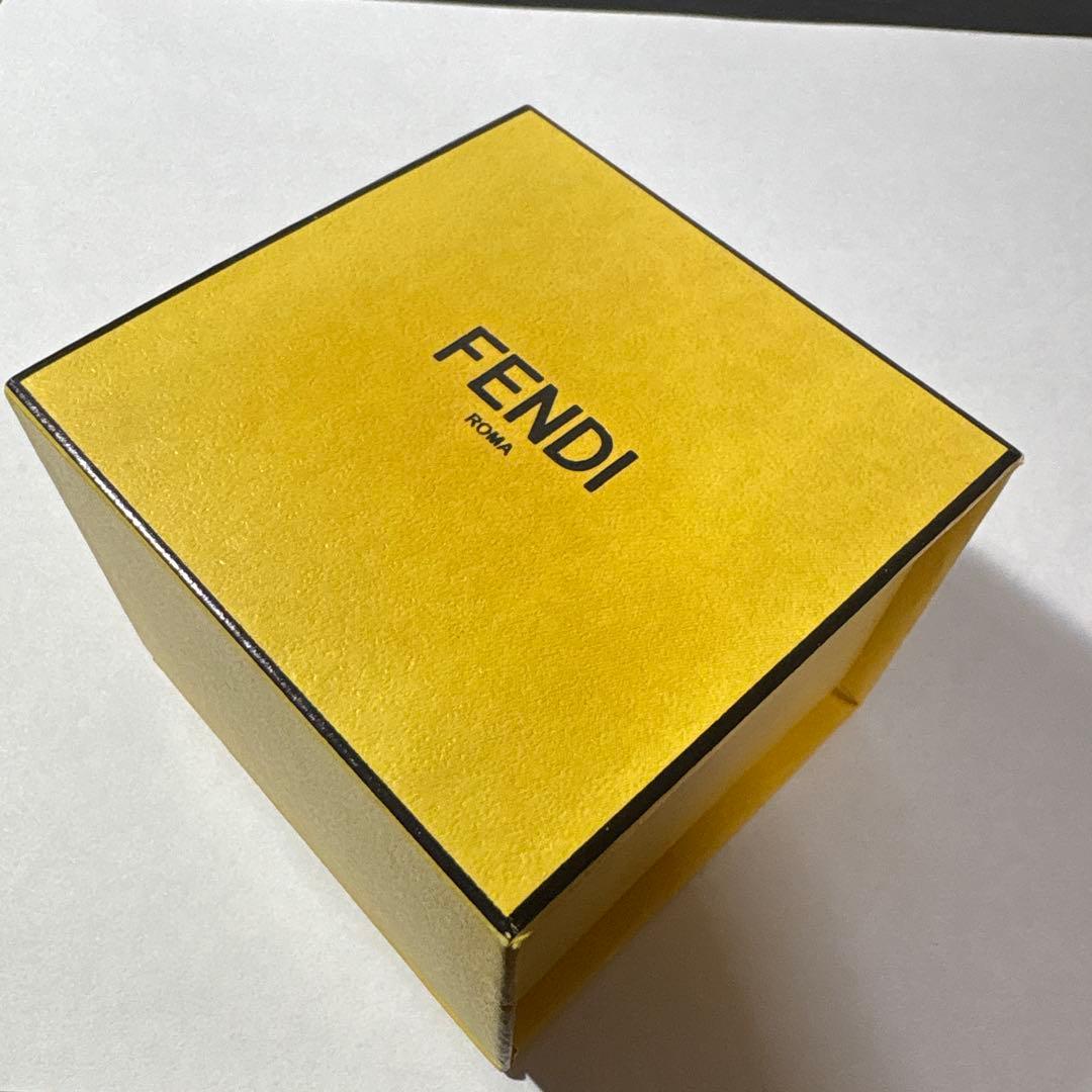 FENDI 片耳 ピアス FFロゴ 9mm 専用 イエロー箱付き 正規品