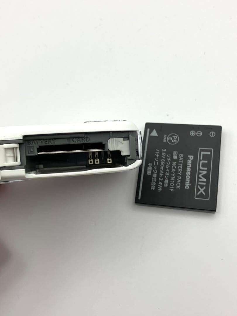 【美品】 LUMIX DMC-S1 ホワイト　コンパクトデジタルカメラ