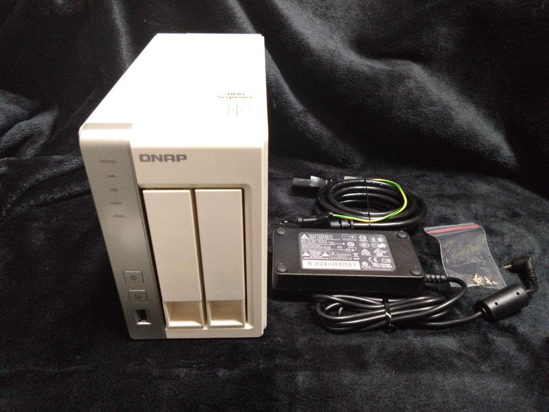 外付けハードディスク・ドライブ QNAP NAS TS-220