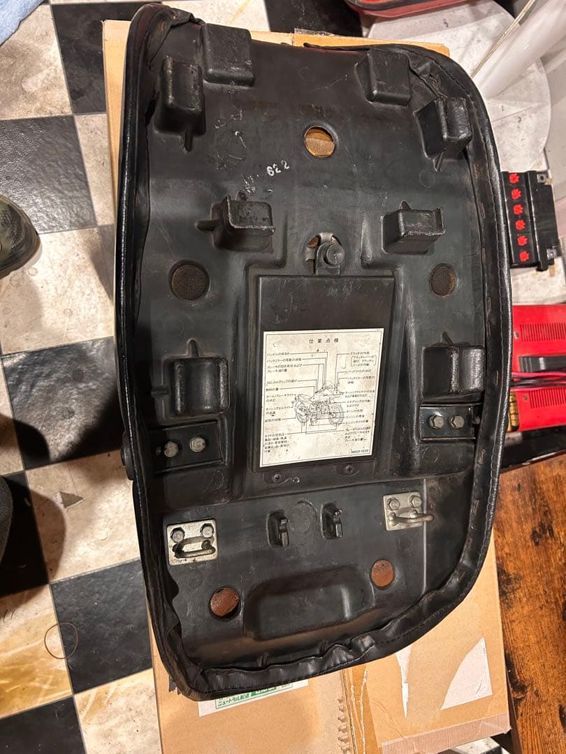 カワサキ　GPZ750 GPZ750F 純正シート