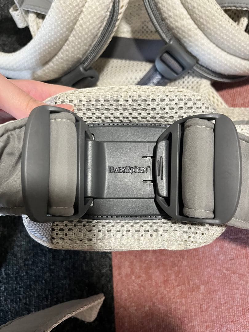 BABYBJÖRN harmony 抱っこ紐 クリーム メッシュ　よだれかけ付き