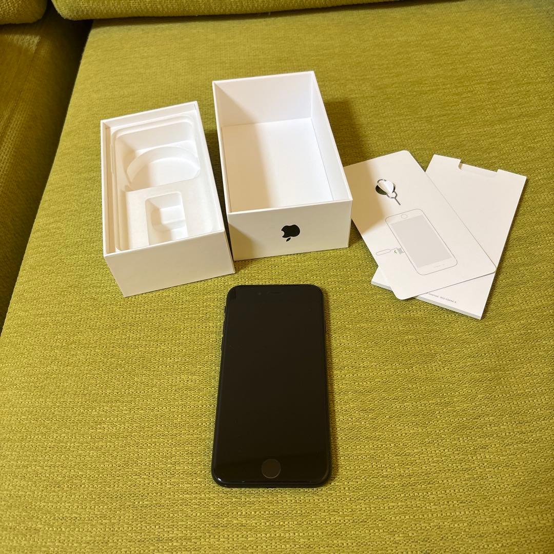Apple iPhone SE2 ブラック 本体 64GB SIMフリー