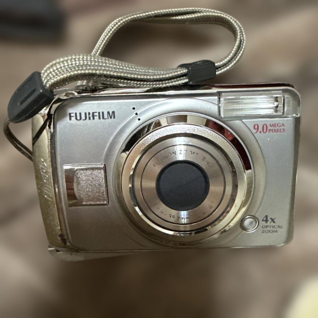 Fujifilm 9.0メガピクセル コンパクトデジタルカメラ