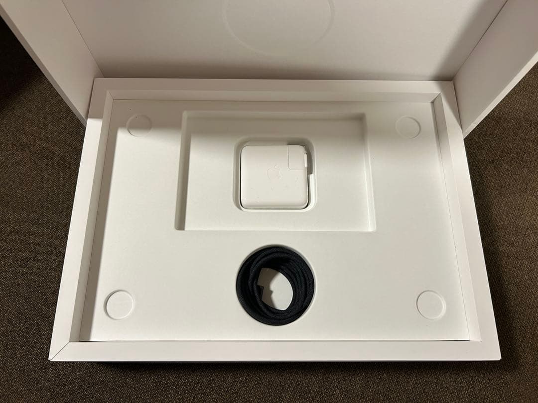 Apple MacBook Pro 14インチ　M4 16GB SSD 1TB