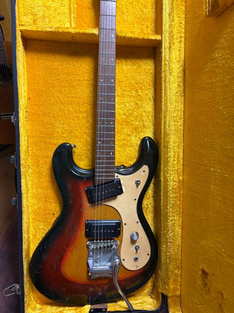 Morales モラレス エレキギターヴィンテージ 塗装剥がれ有ジャンクケース付