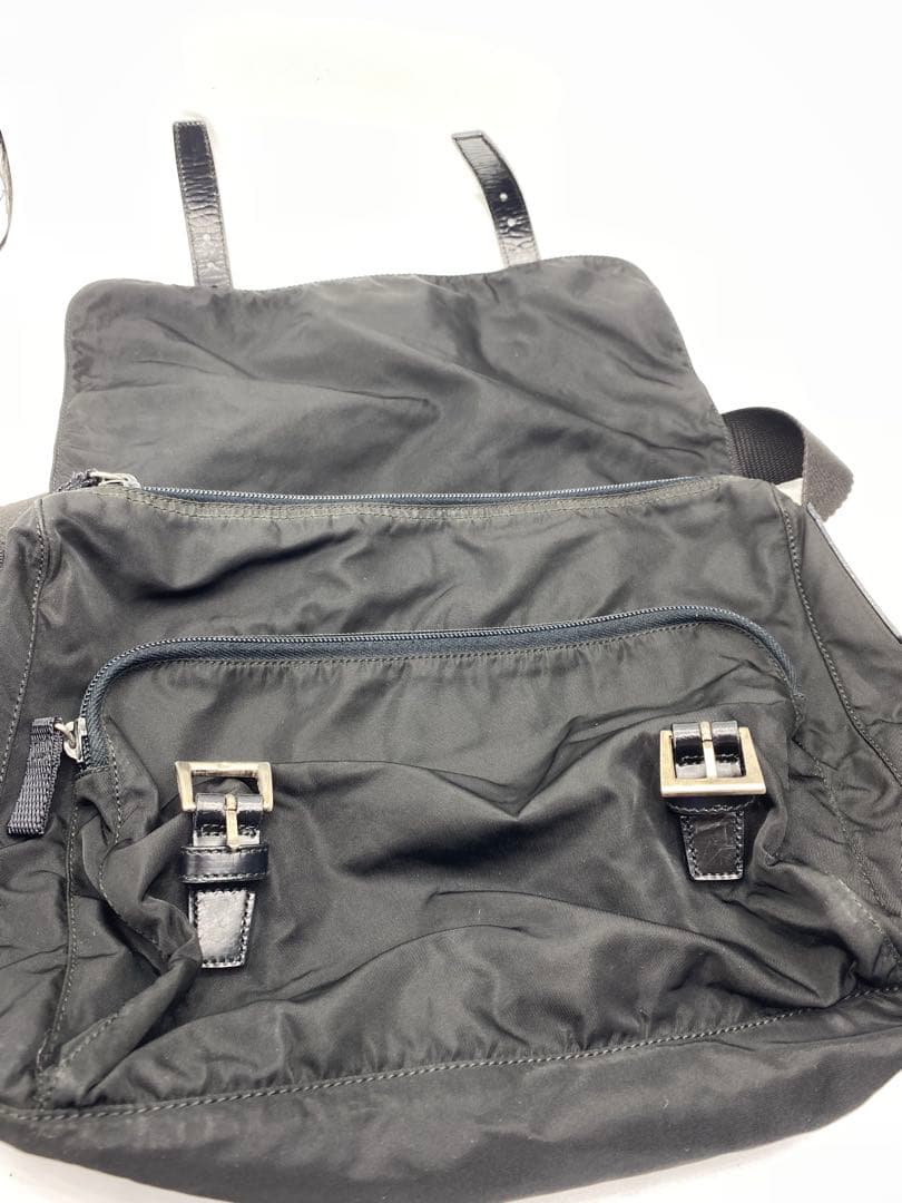 PRADA ナイロン×レザー　レディース　ショルダーバッグ　斜めがけ　三角ロゴ