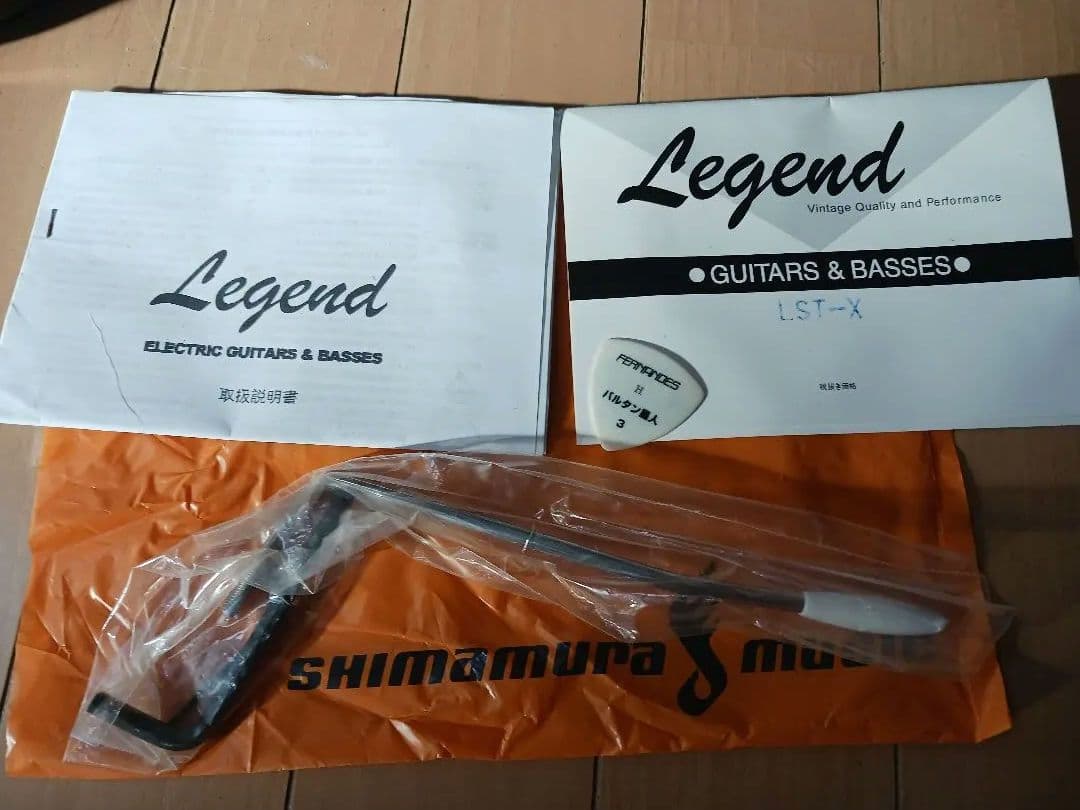 新品同様　ほぼ未使用　カバー　ピック　Legend エレキギター