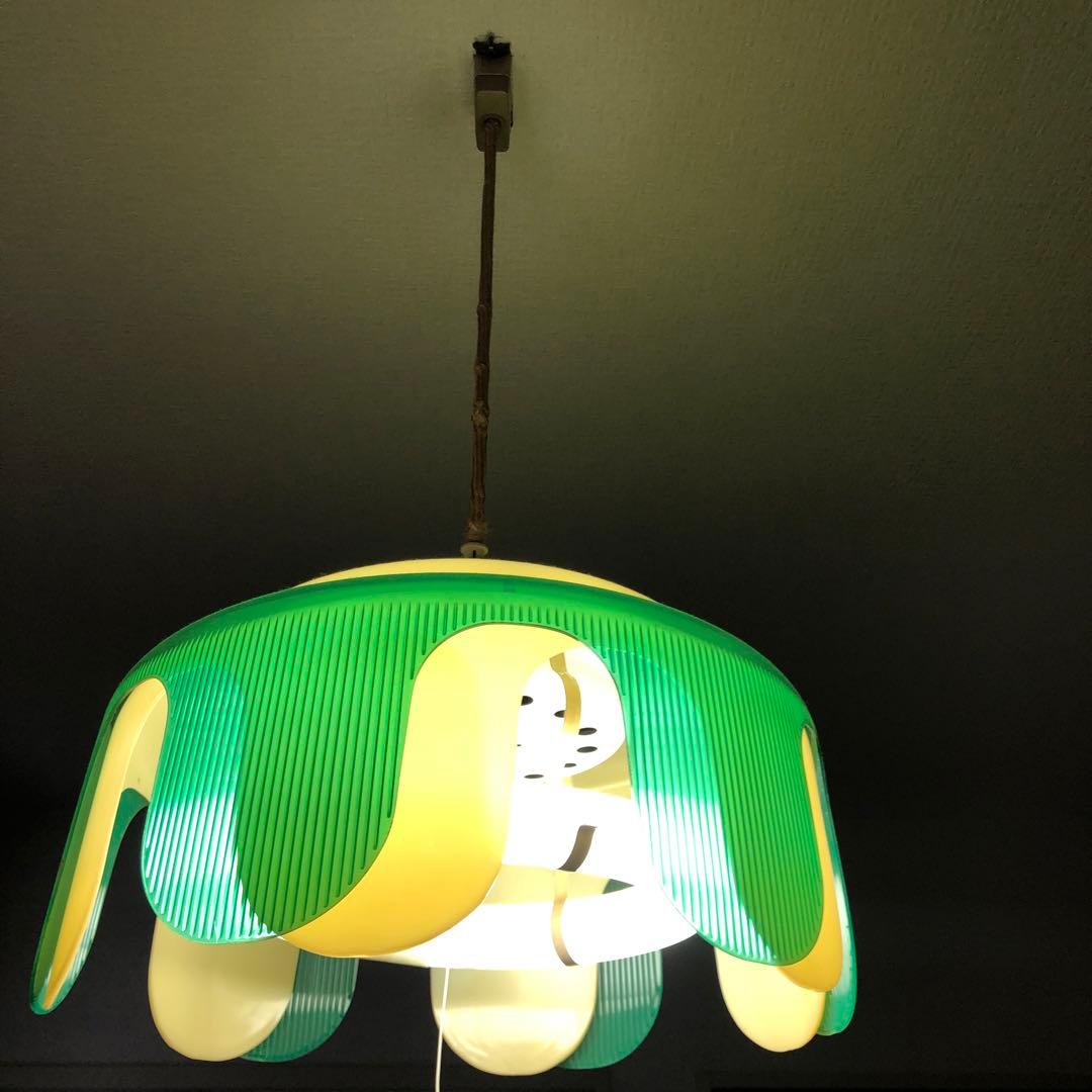 可愛い　昭和レトロ　照明　花びら