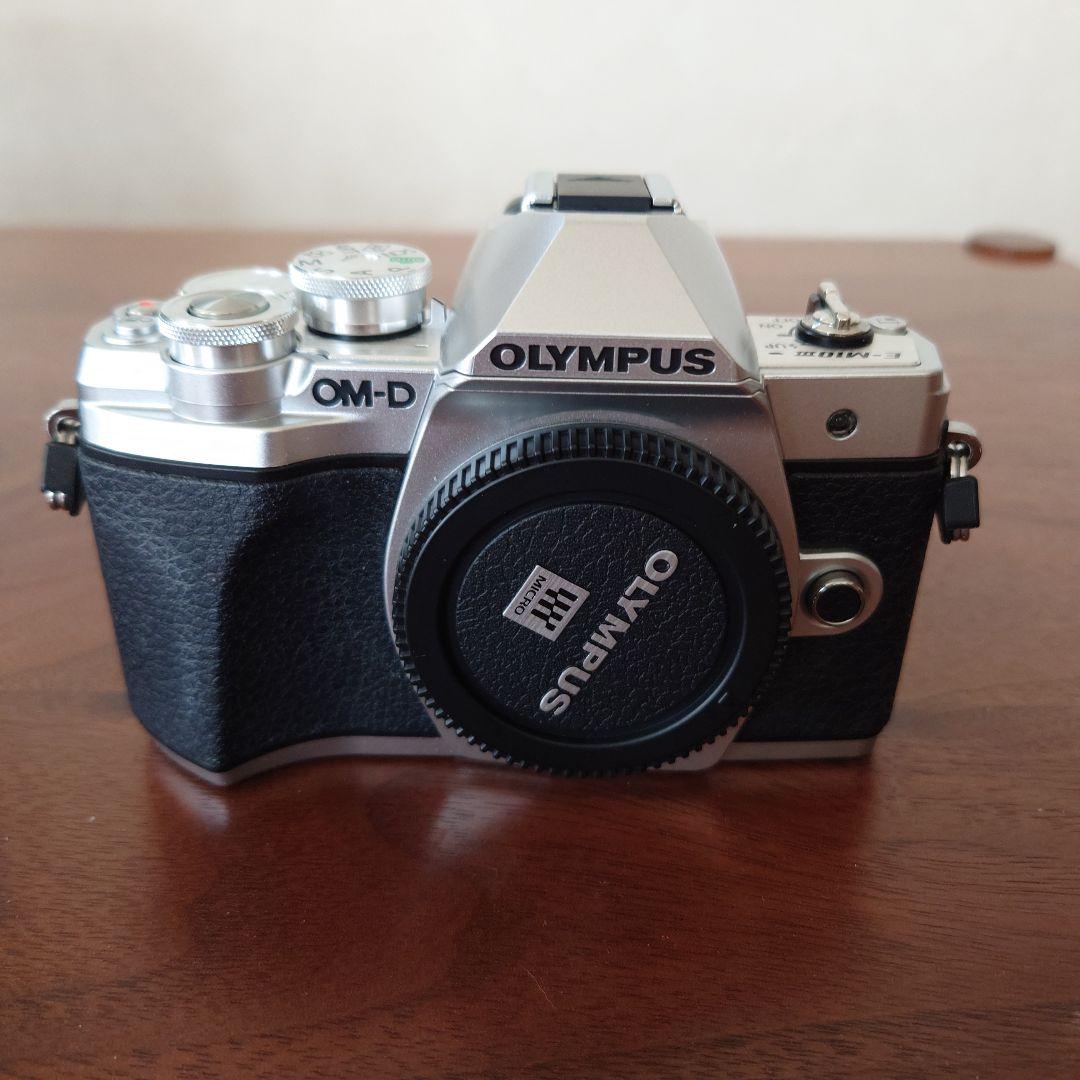 OLYMPUS OM-D E-M10 Mark III　EZダブルズームセット