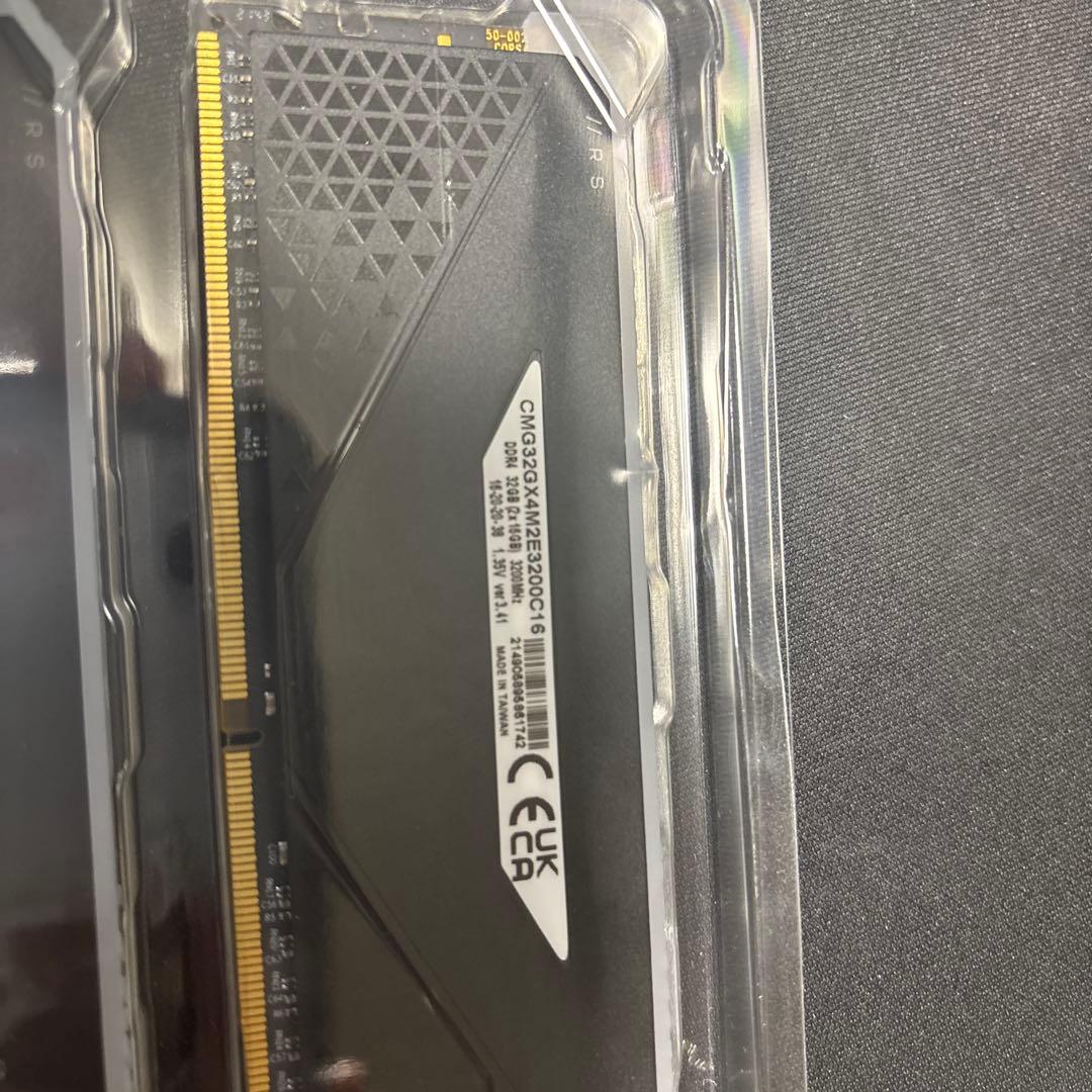 メモリー DDR4 32GB 3200MHz RGB VENGEANCE 16GBx2