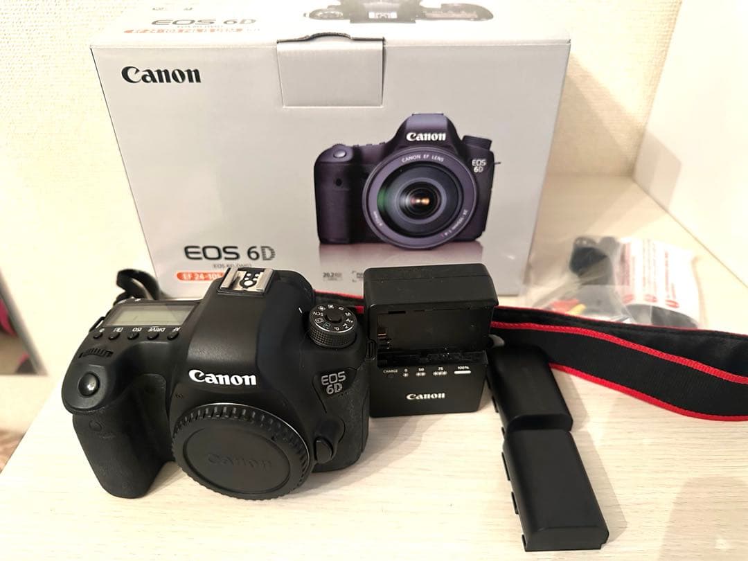 Canon EOS 6D 本体 バッテリーチャージャーとバッテリー2個付き