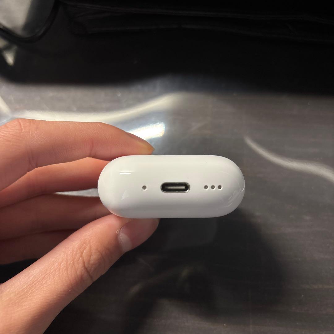 AirPods4アクティブノイズキャンセリング 充電ケース (イヤホン本体なし)