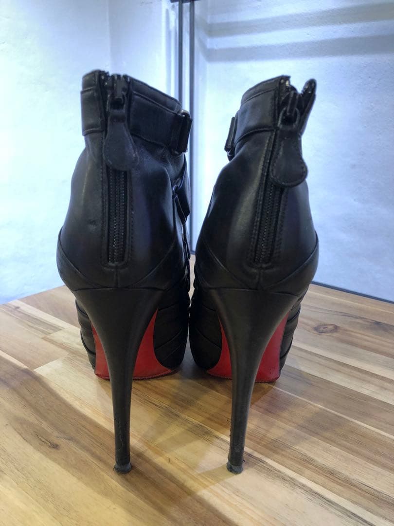 ChristianLouboutin 黒 レザー ストラップデザイン ブーツ