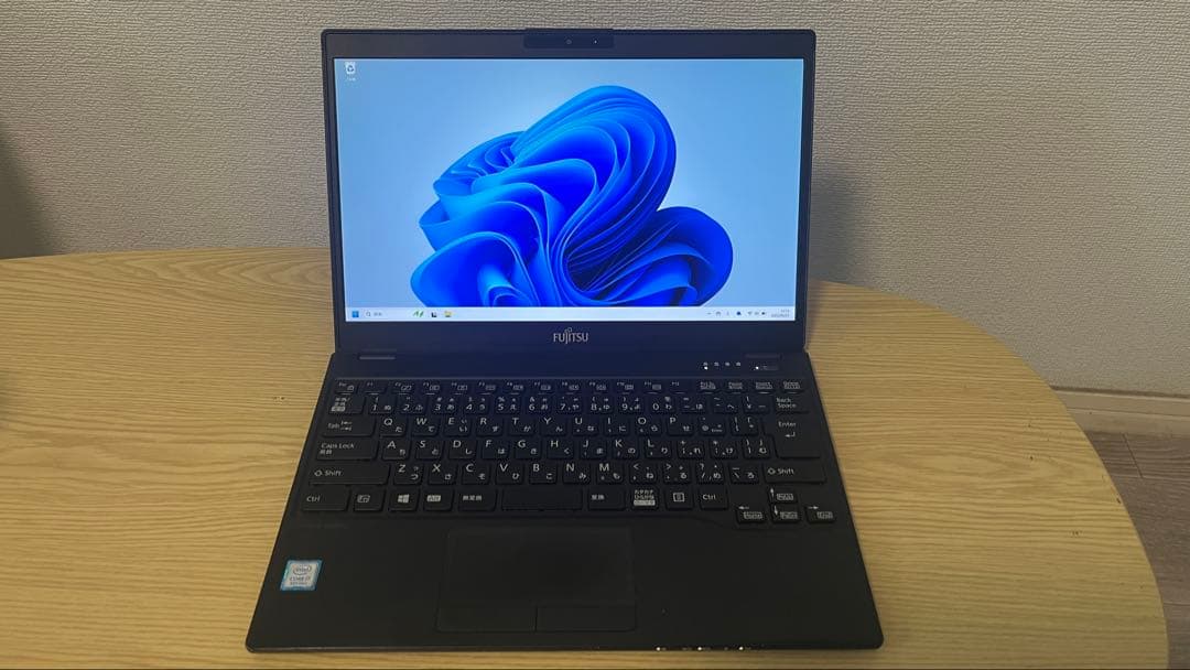 Windowsノート本体 Fujitsu Lifebook UH90/C3 Core i7-8565U