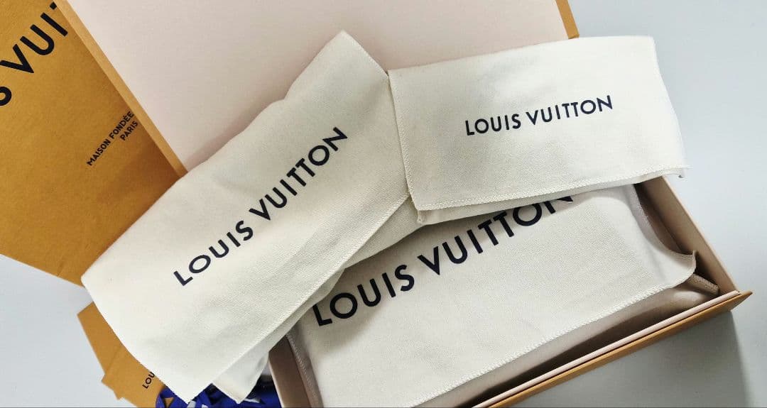 新品未使用★ルイヴィトン★ガストンウェアラブルウォレット