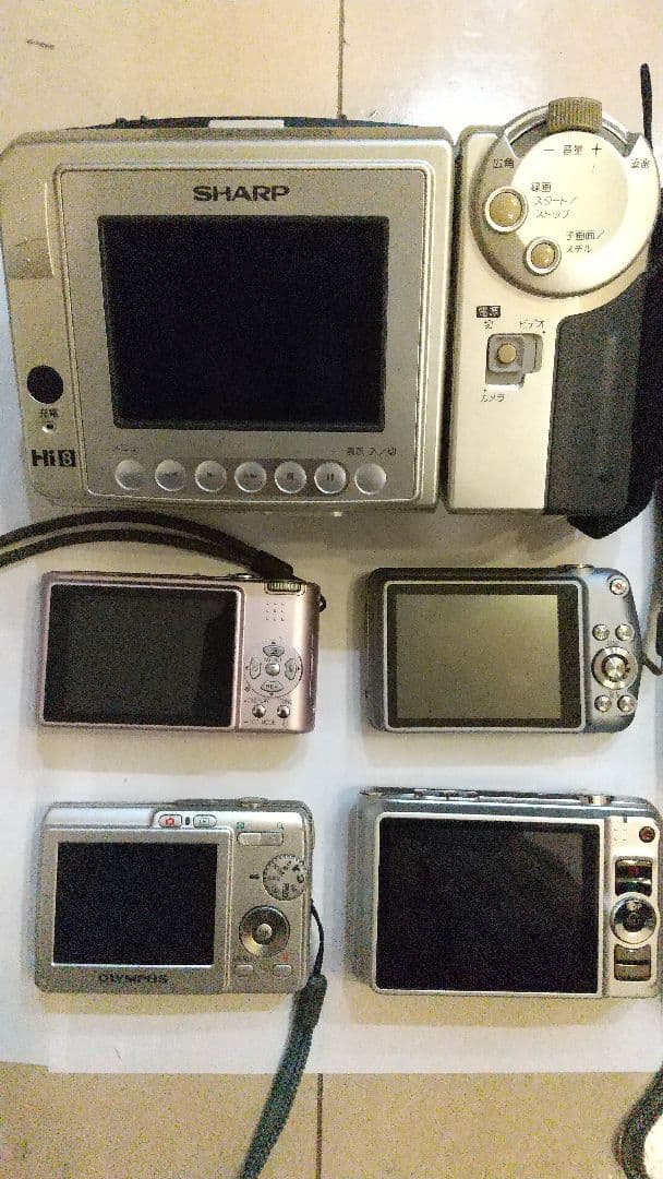 ユ*キ様 コンパクトデジタルカメラ(ビデオカメラ含む) 9台 動作未確認 ジャン
