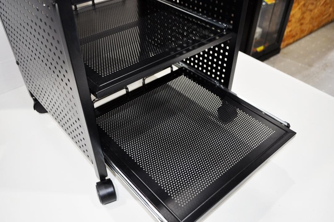 【中古品】Bauhütte （バウヒュッテ）ゲーム機収納ラック 4段 ブラック