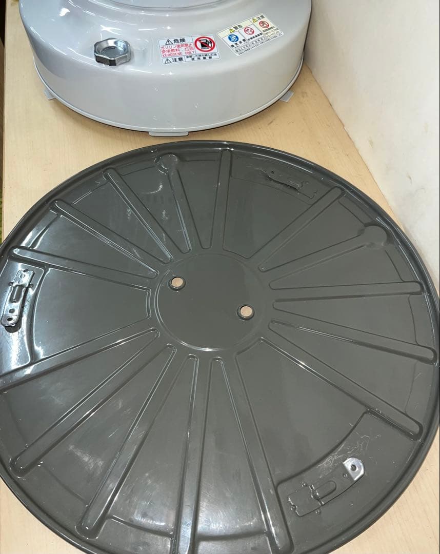 トヨトミ KS-67H(W) 対流形石油ストーブ 新品 展示品