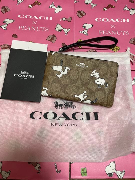 限定　完売品　新品　COACH X PEANUTS 　リストレット