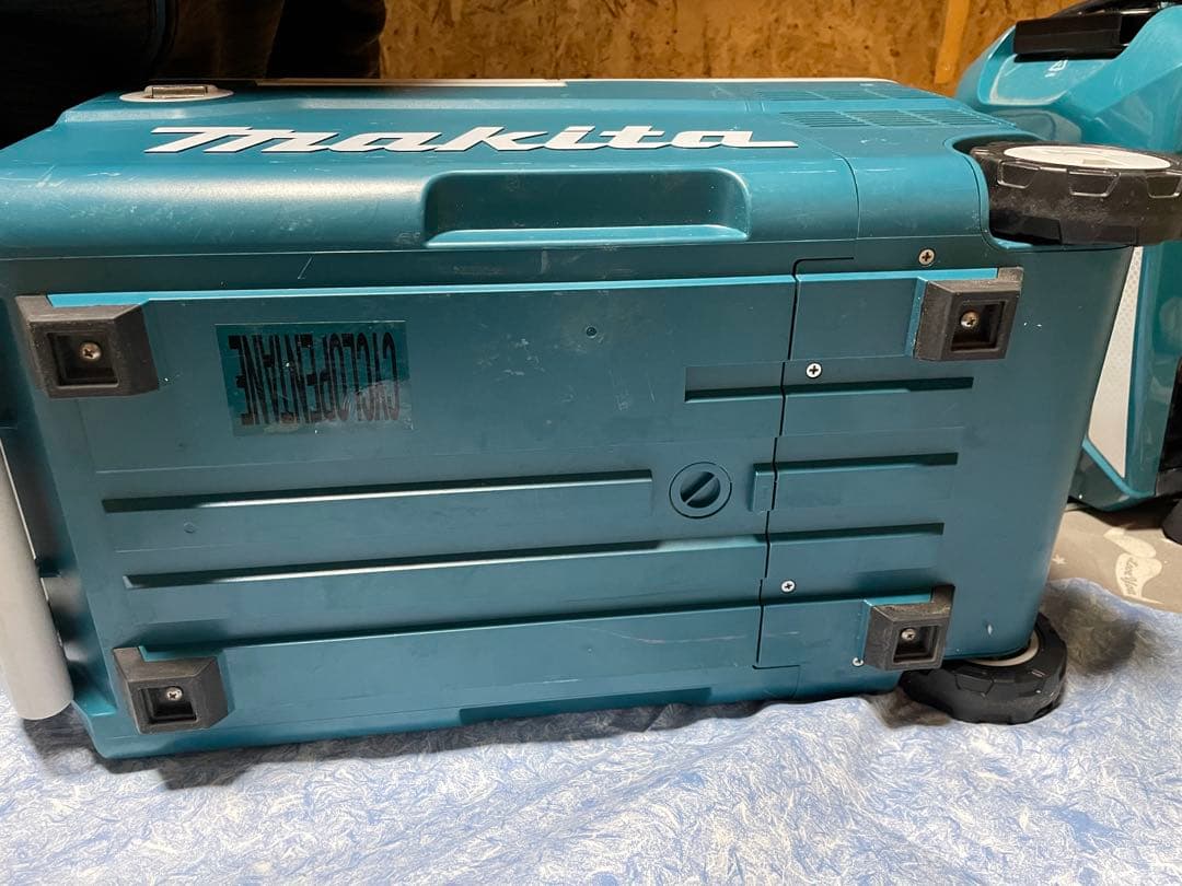 Makita LXT 冷温庫