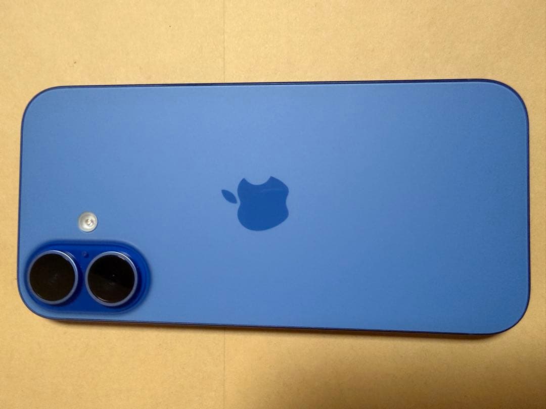 iPhone16 ブルー
