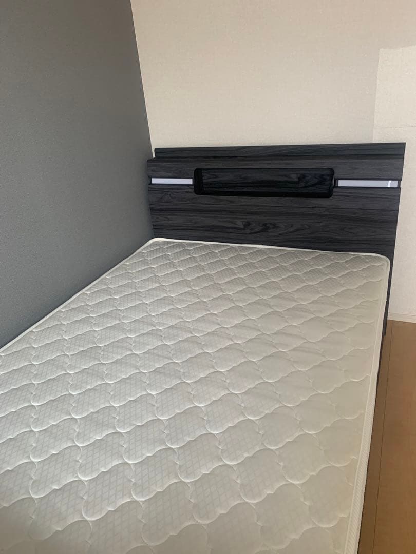 【monichoco】セミダブルベッドフレーム 照明付き　美品　ブラック