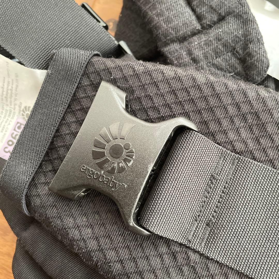 【クリーニング済】エルゴベビー オムニブリーズ 抱っこひも　保護ベルト　カバー付