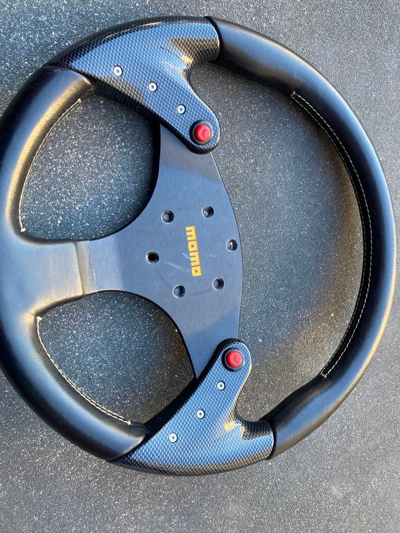 MOMO モモ　ステアリングホイール　F1コンセプト 中古品