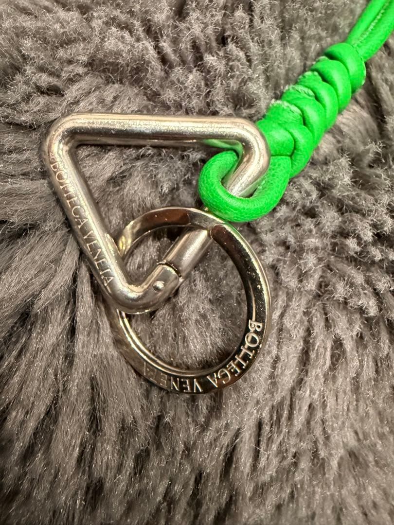 BOTTEGAVENETA トライアングル ノットディテール キーホルダー