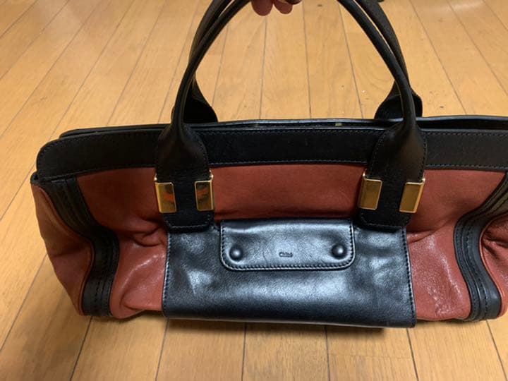 クロエ　アリス　レッド