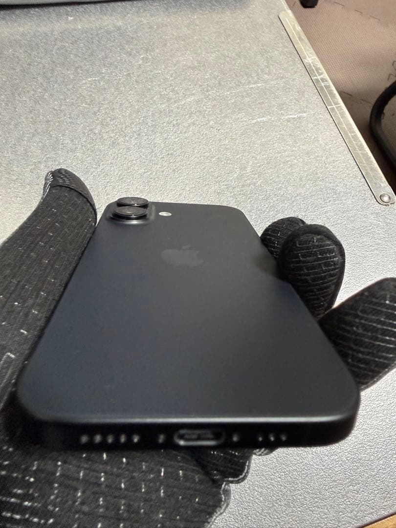 【最終値下げ】iPhone16 ブラック simフリー バッテリー100%