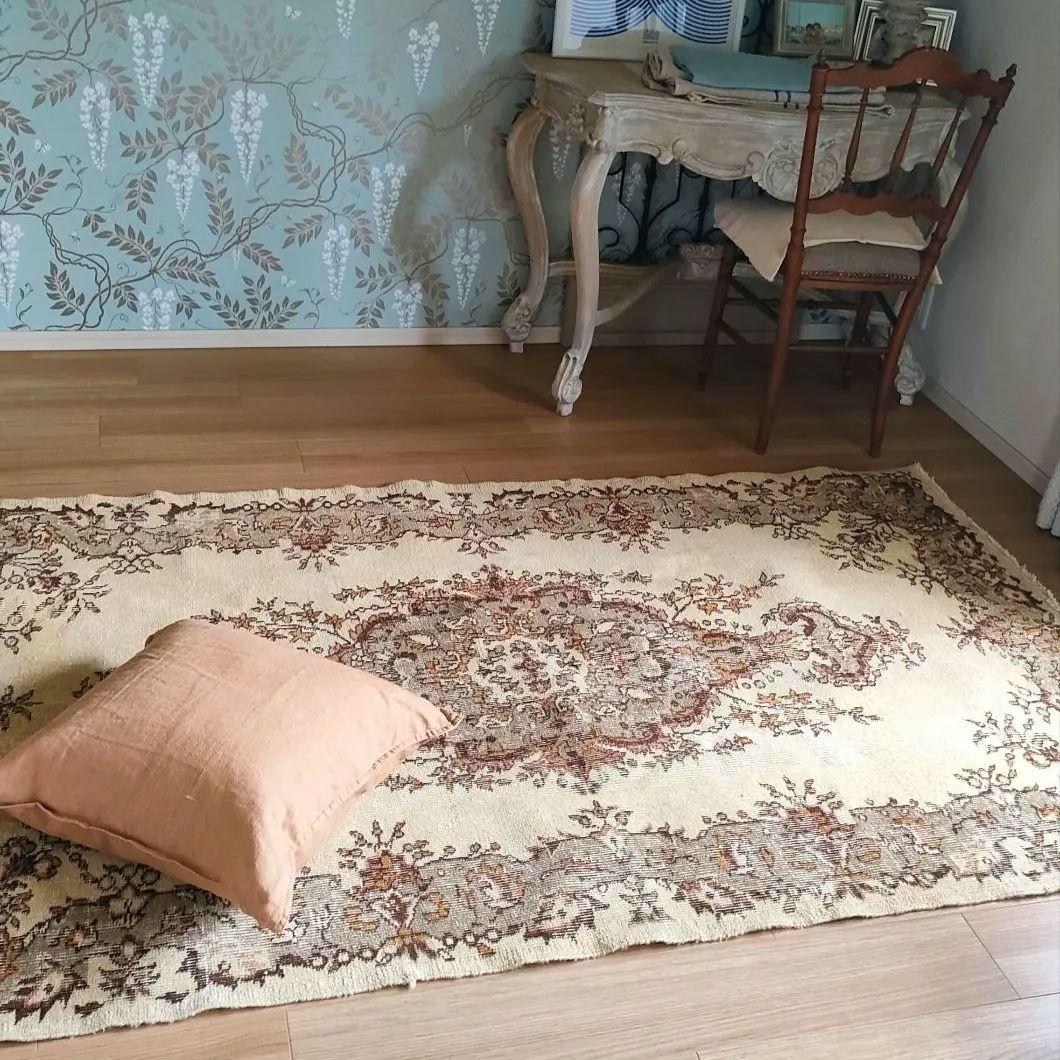 トルコヴィンテージラグ　122×209　メダリオン　ベージュブラウン×グレー