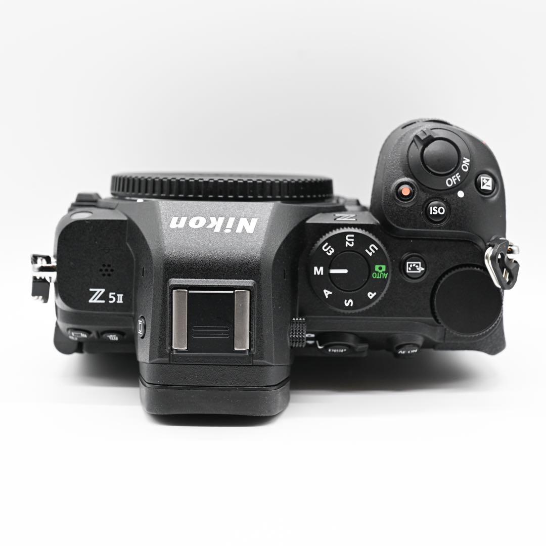 ※今月末までの出品【シャッター1633枚】極美品 Nikon Z5II ボディ