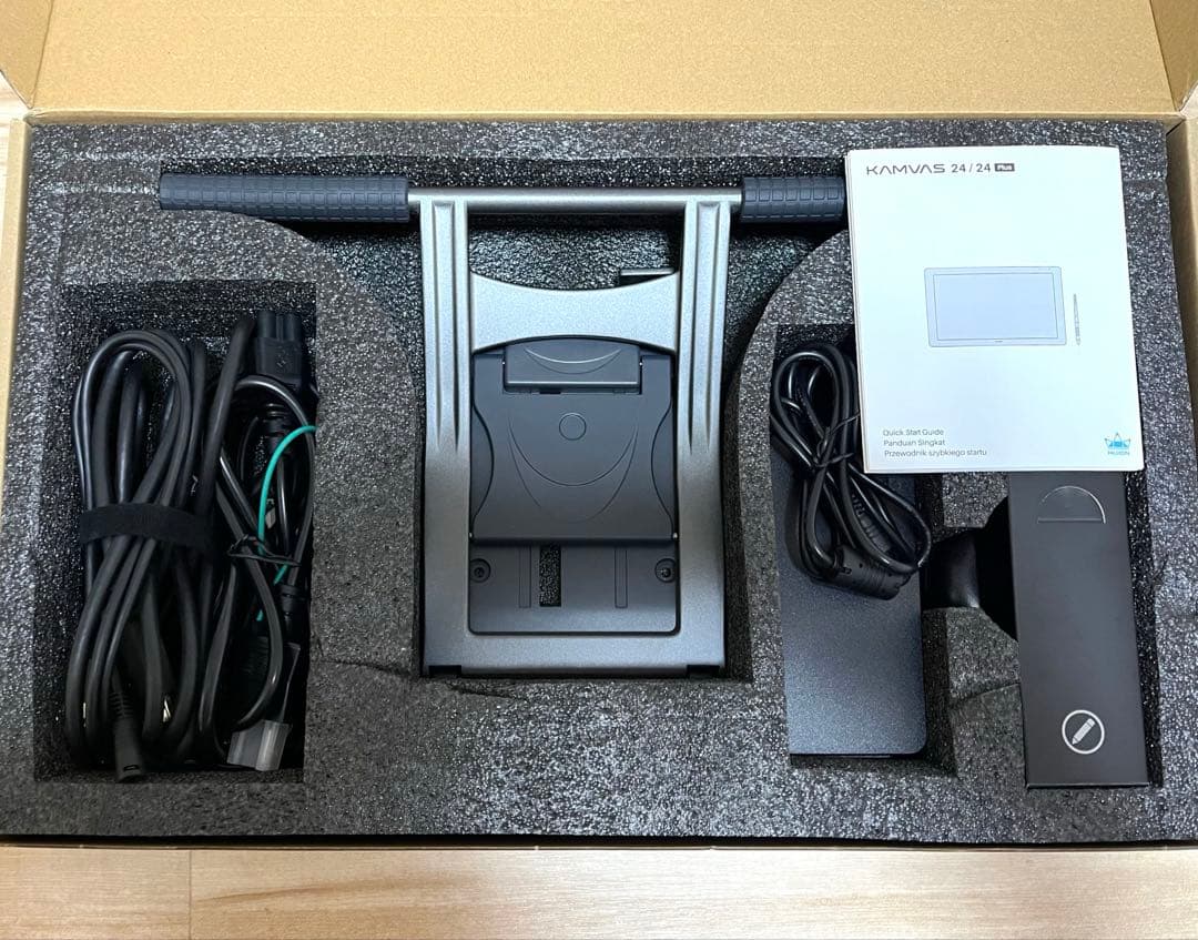 HUION Kamvas 24 Plus 23.8インチ 2.5K 液タブ