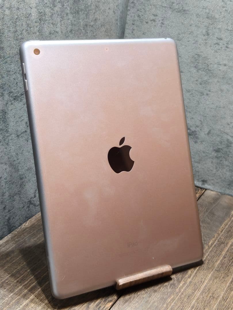 iPad 第6世代 32GB タブレット