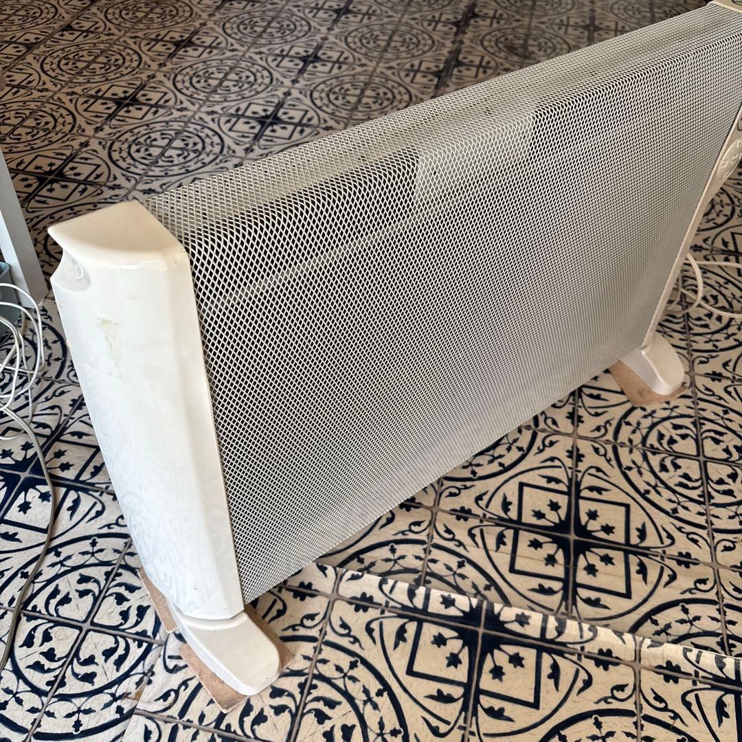 遠赤外線パネルヒーター　2015年型　動作確認済み 空気を汚さない