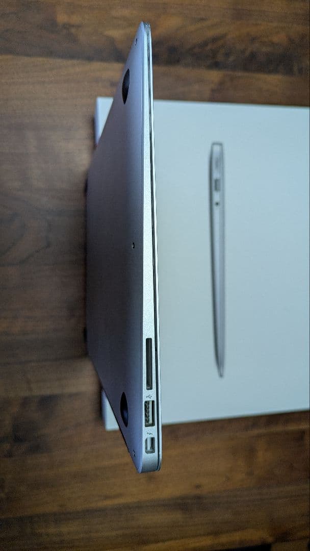 MacBook Air 13″ 2017 8GB/256GB 充放電 80回