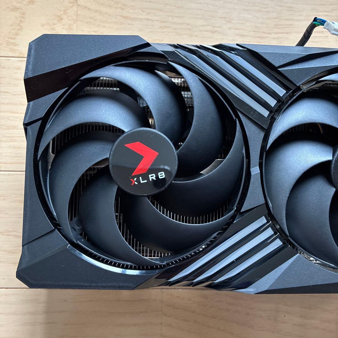 PNY 4090 ヒートシンク　3連　ファン　LED バックプレート