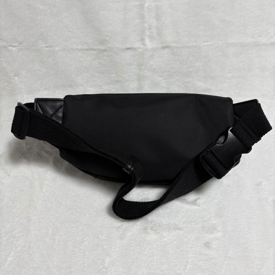 A.P.C. ナイロンボディバッグ BLK