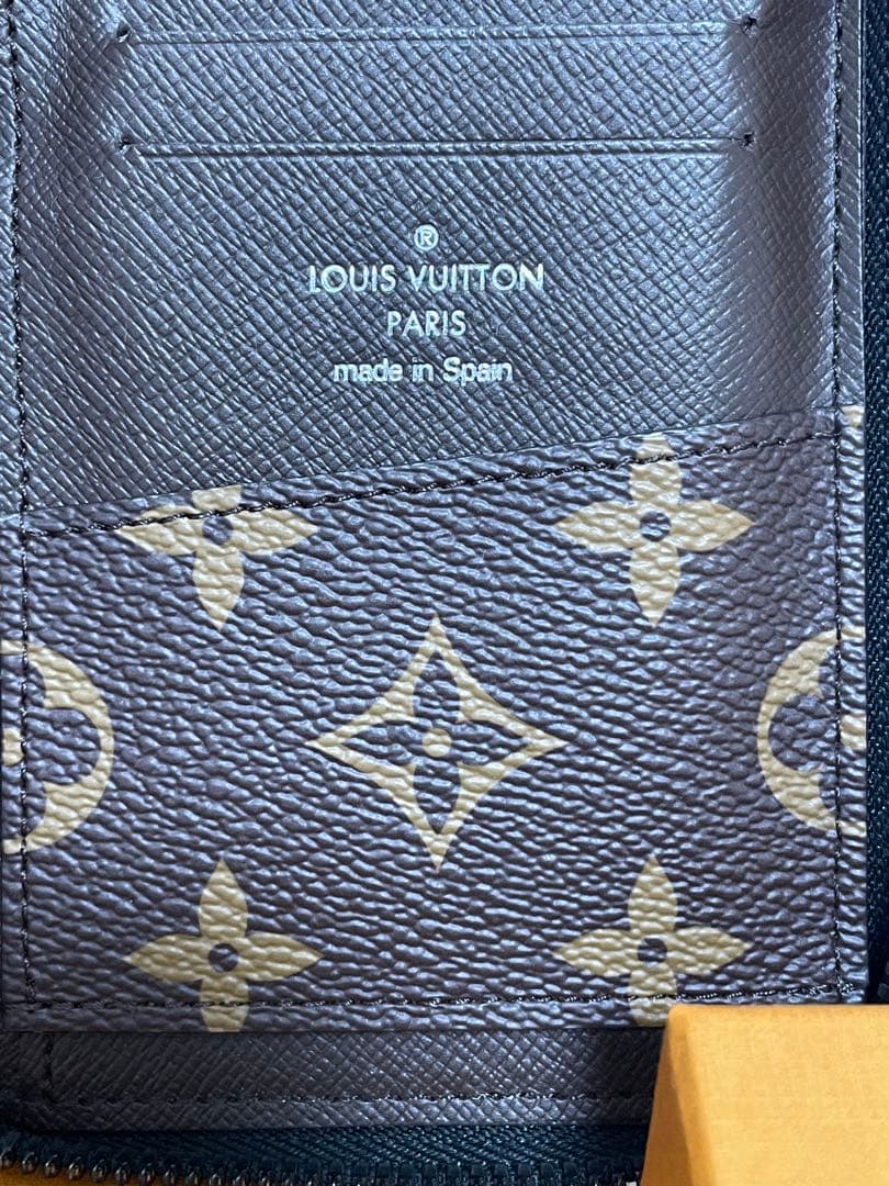 希少　LOUIS VUITTON ジッピーウォレット ヴェルティカル ヴィトン