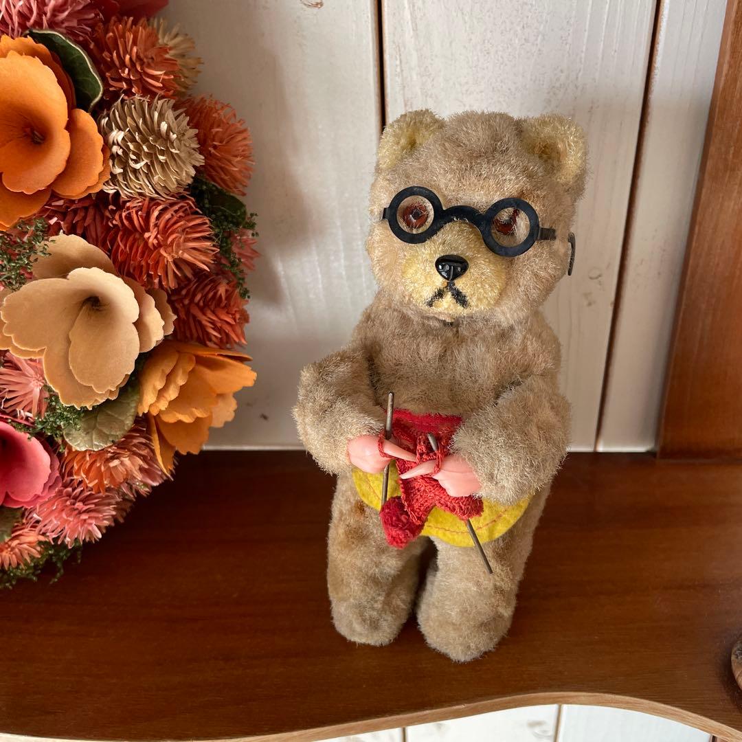 max carl ヴィンテージ　ゼンマイ式　編み物をするテディベア　蚤の市