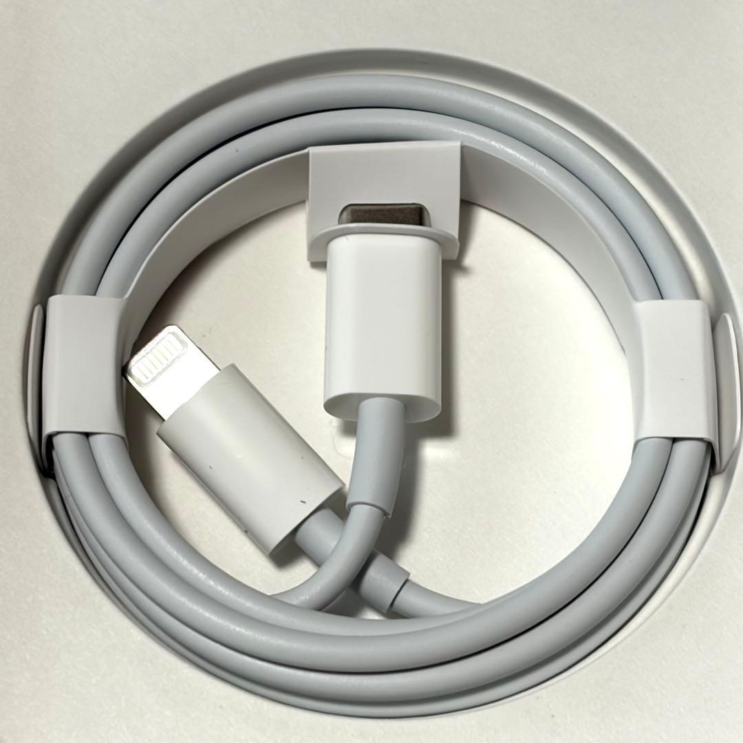 【バッテリー97%】 Apple iPhone13 256GB スターライト