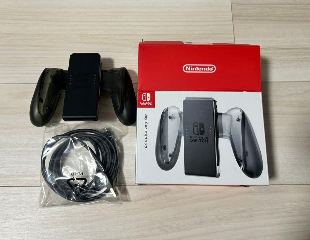 Nintendo Switch本体セット、充電グリップ、キャリングケース、ドッグ