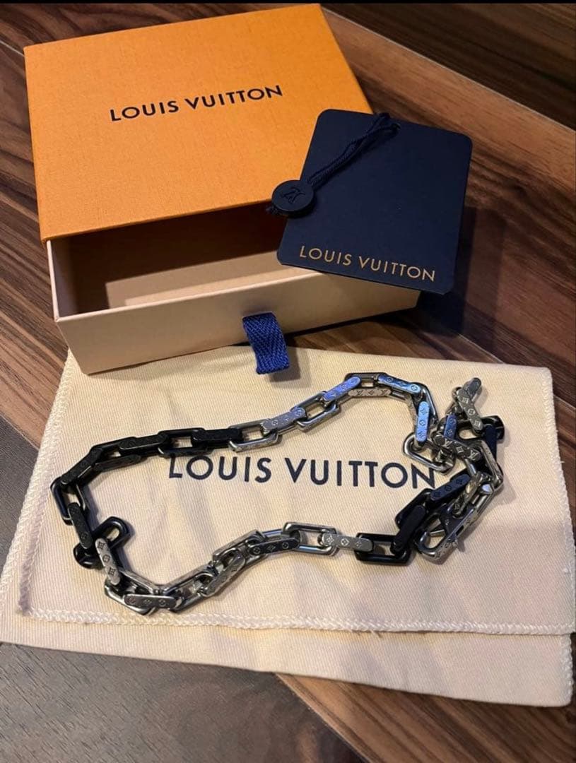 Louis Vuitton メタルチェーンネックレス