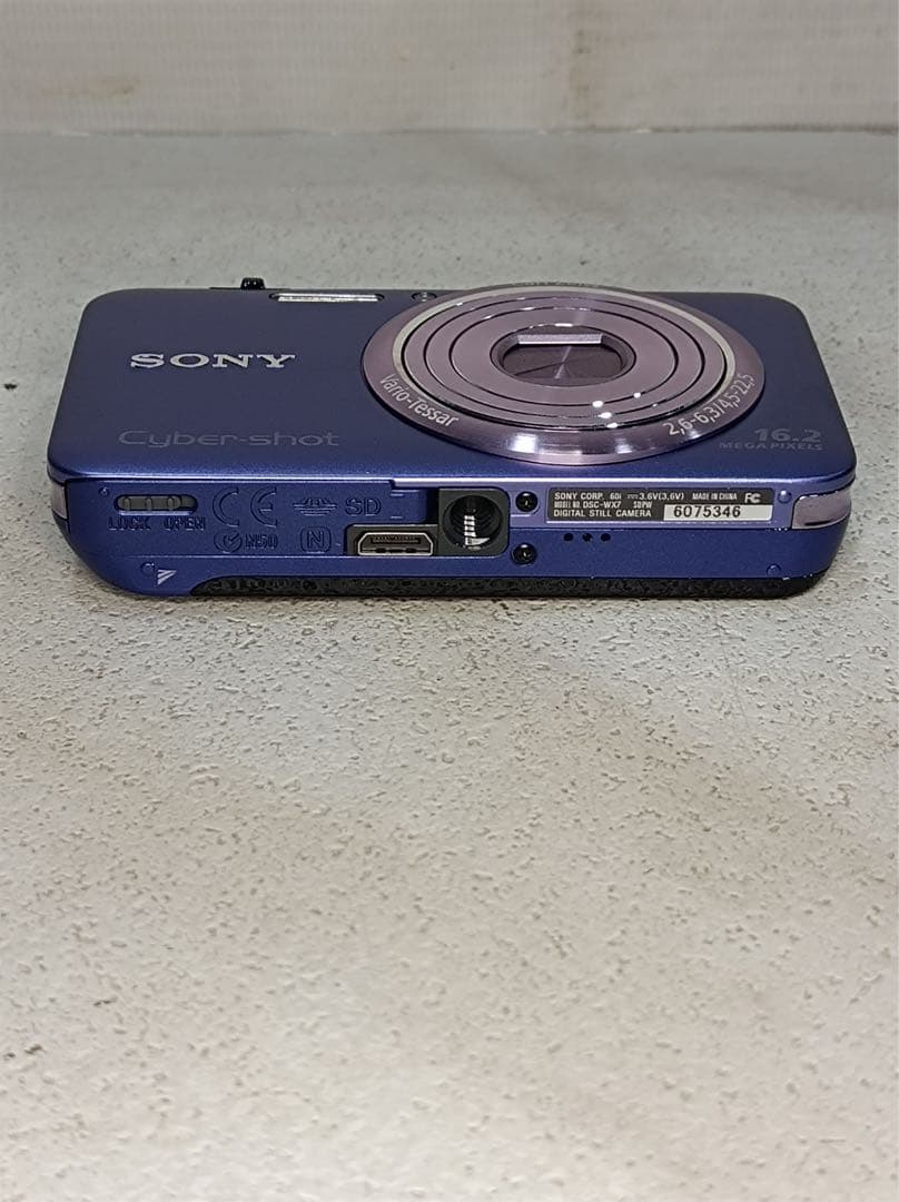 八6323【美品】 SONY デジタルカメラ Cyber-Shot