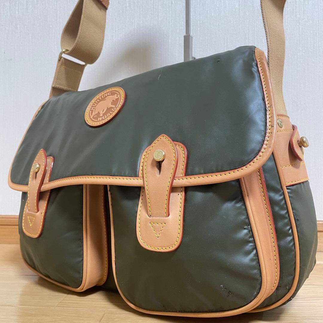 美品 ハンティングワールド メッセンジャーバッグ バチュークロス A4収納可能