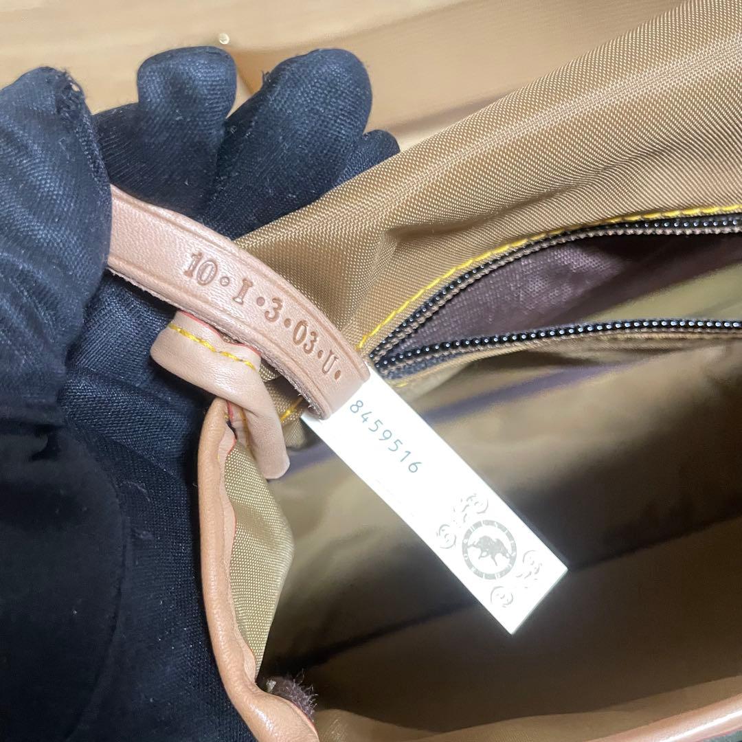 美品 ハンティングワールド メッセンジャーバッグ バチュークロス A4収納可能