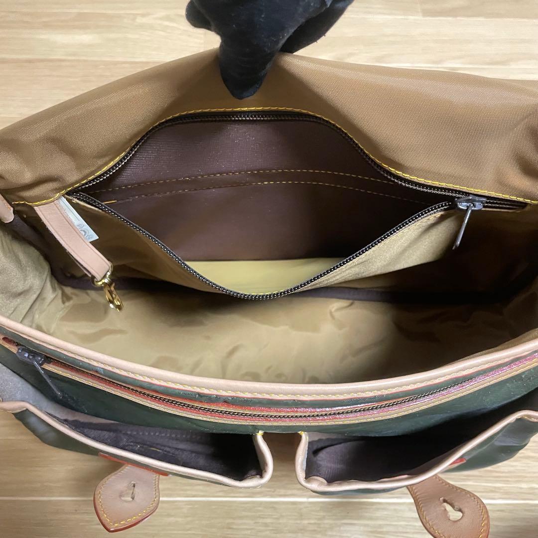 美品 ハンティングワールド メッセンジャーバッグ バチュークロス A4収納可能