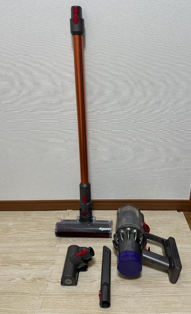 ダイソン Dyson Cyclone V10 Fluffy スタンド付き