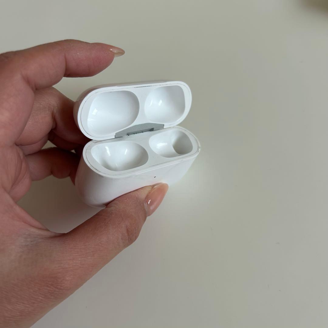 AirPods Pro 2 本体　充電ケーブル/イヤーチップ付